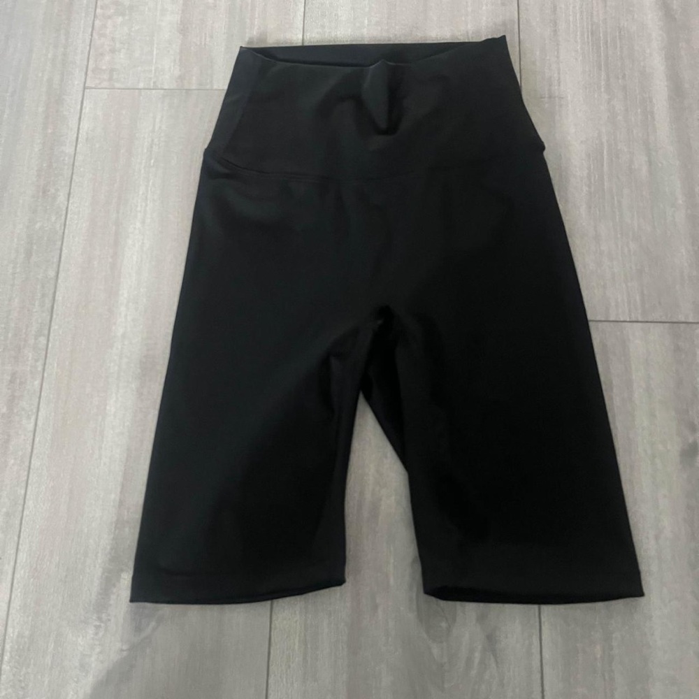 Lululemon Size 4 Biker Shorts